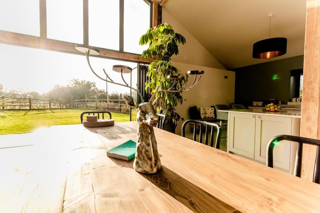 Beautiful Barn Conversion Close To The Broads Dilham Exterior foto