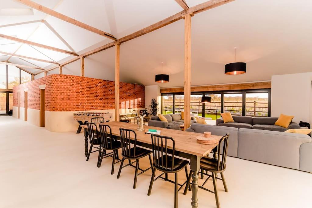 Beautiful Barn Conversion Close To The Broads Dilham Exterior foto