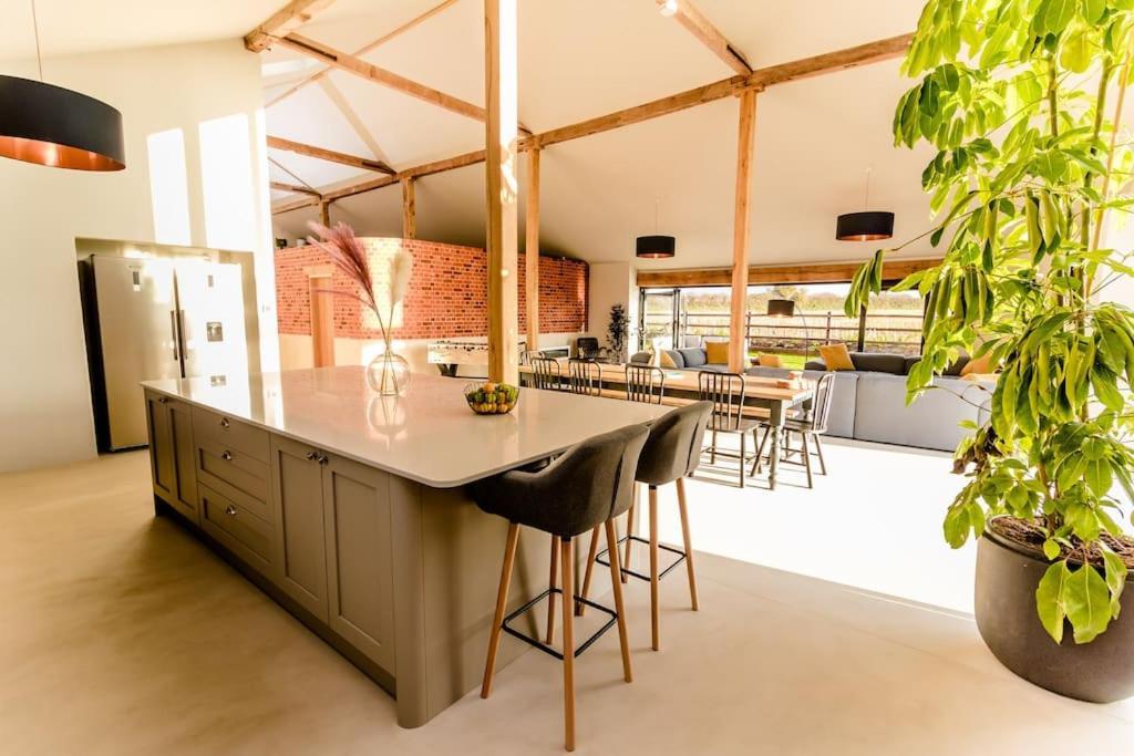 Beautiful Barn Conversion Close To The Broads Dilham Exterior foto